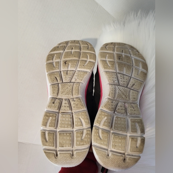 Skechers Women's Black and Pink Athletic Shoes, Size 8.5 - Picture 7 of 7